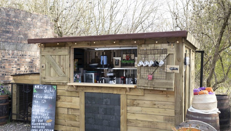 Busby licensee unveils stunning garden revamp for April 26th reopening