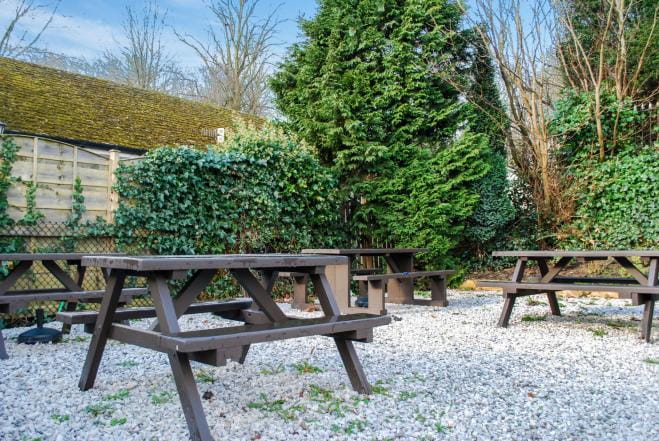 Gun Inn Hyde Exterior