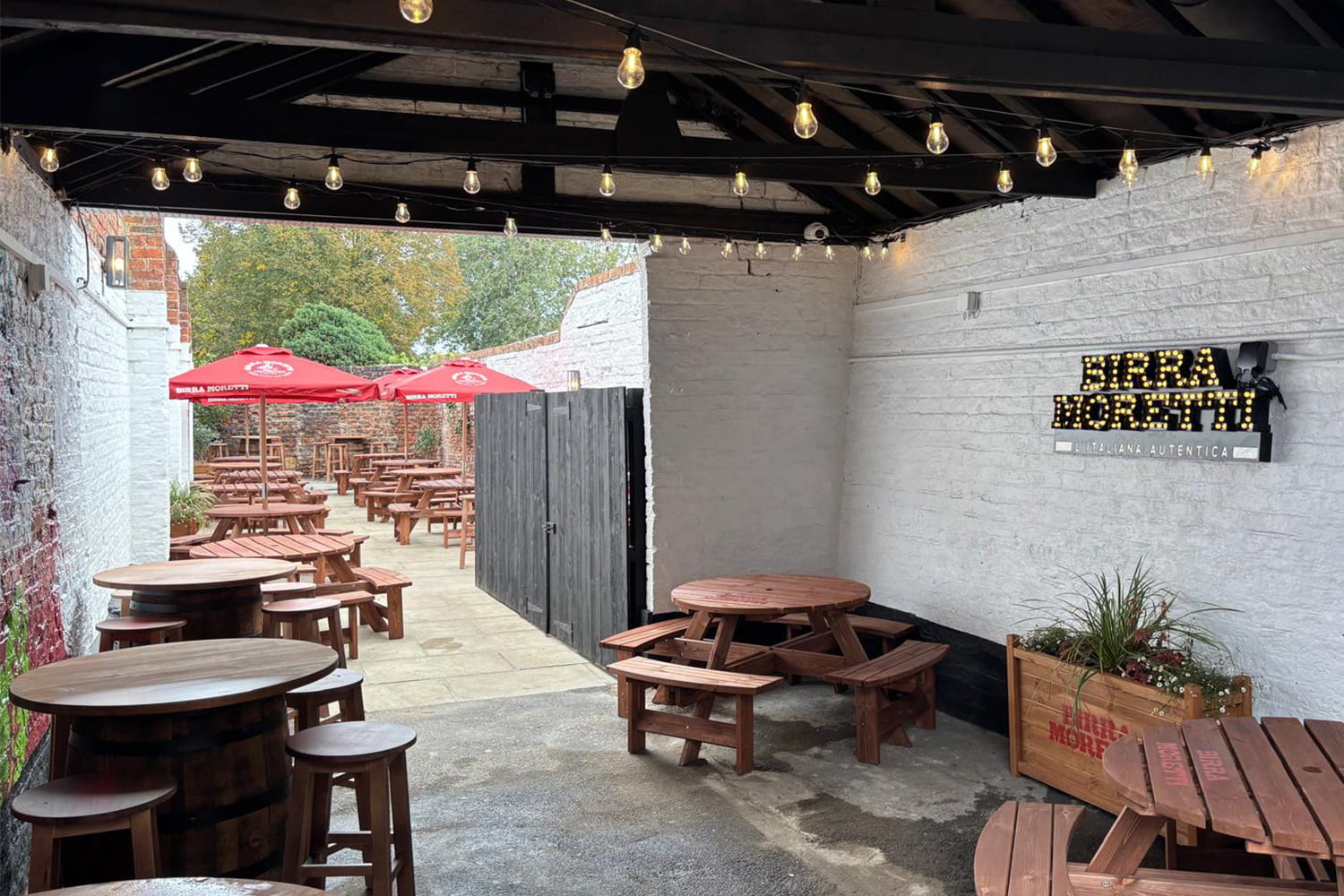 Gibsons Pub Garden