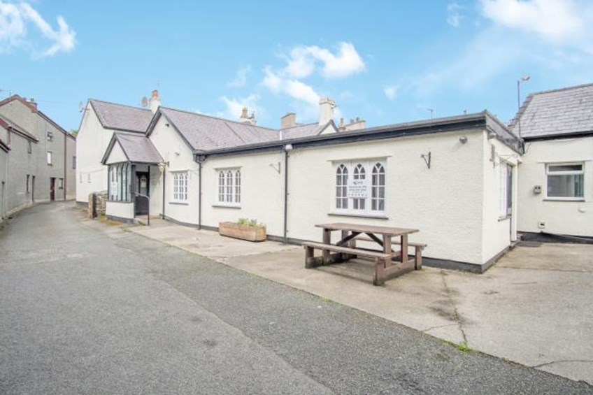 Newborough Arms Caernarfon Exterior