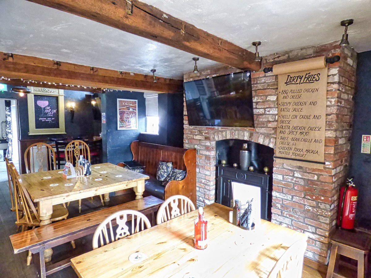 Three Crowns Barrow upon Soar