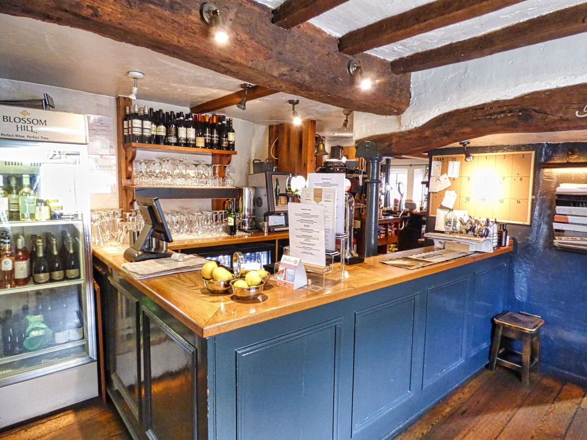 Three Crowns Barrow upon Soar