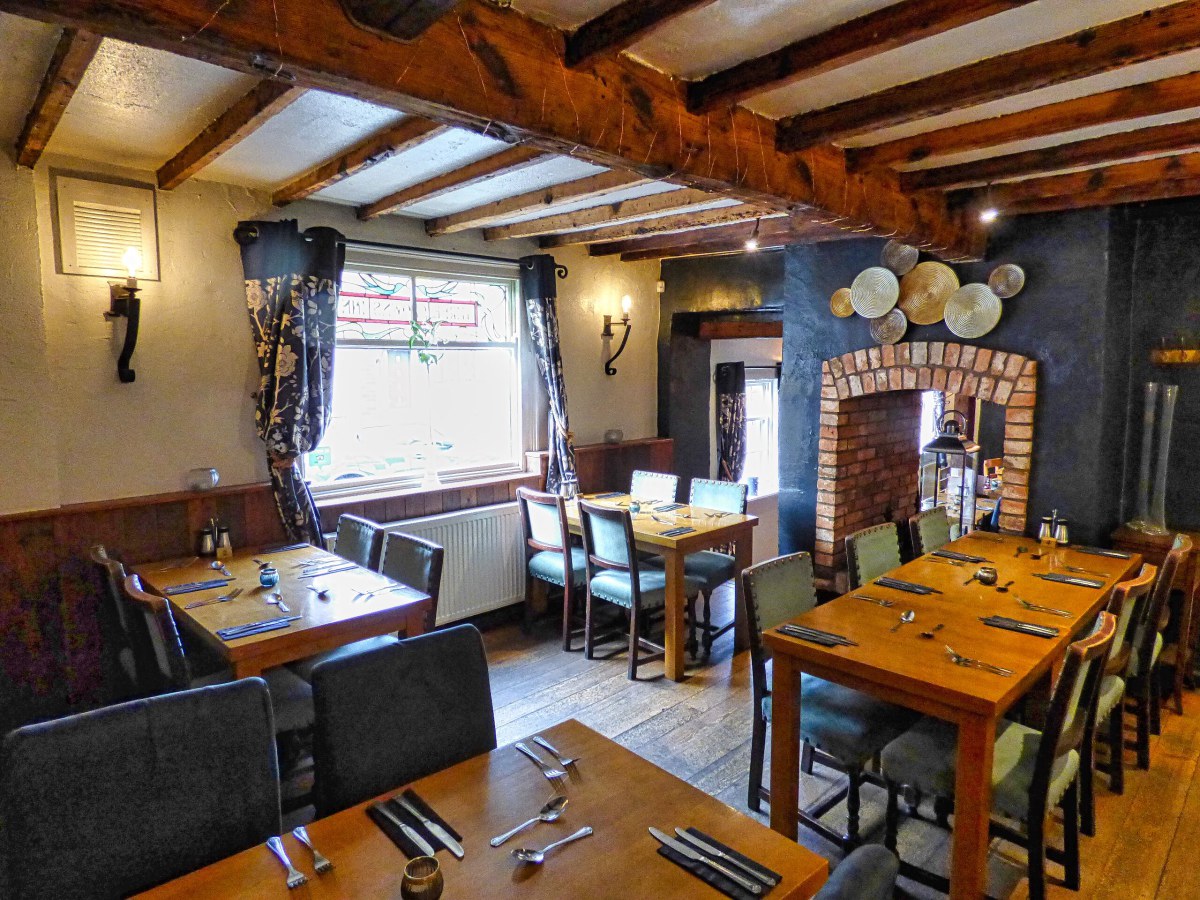 Three Crowns Barrow upon Soar