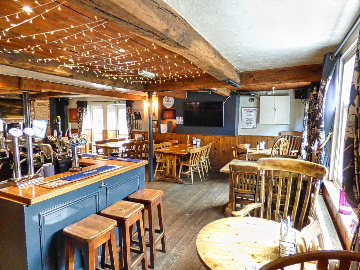 Three Crowns Barrow upon Soar