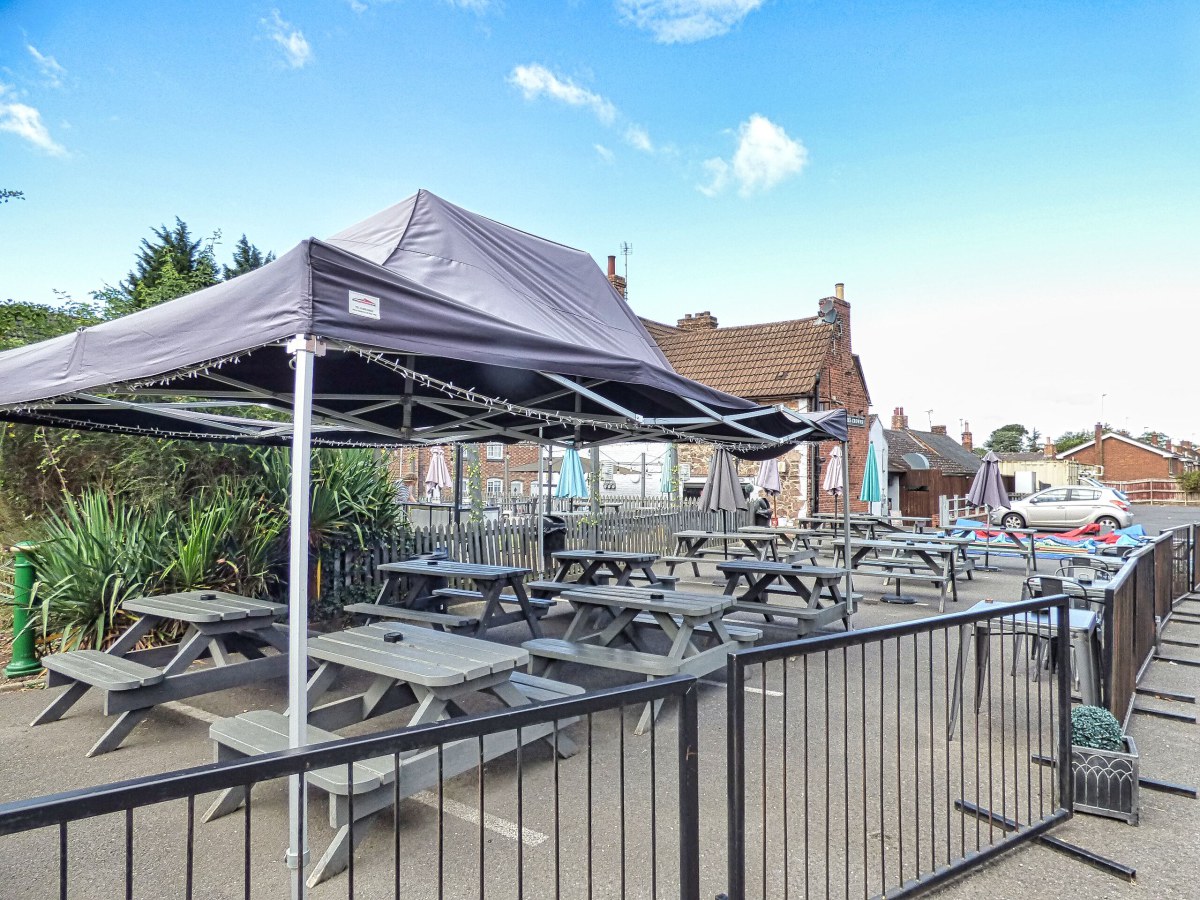 Three Crowns Barrow upon Soar