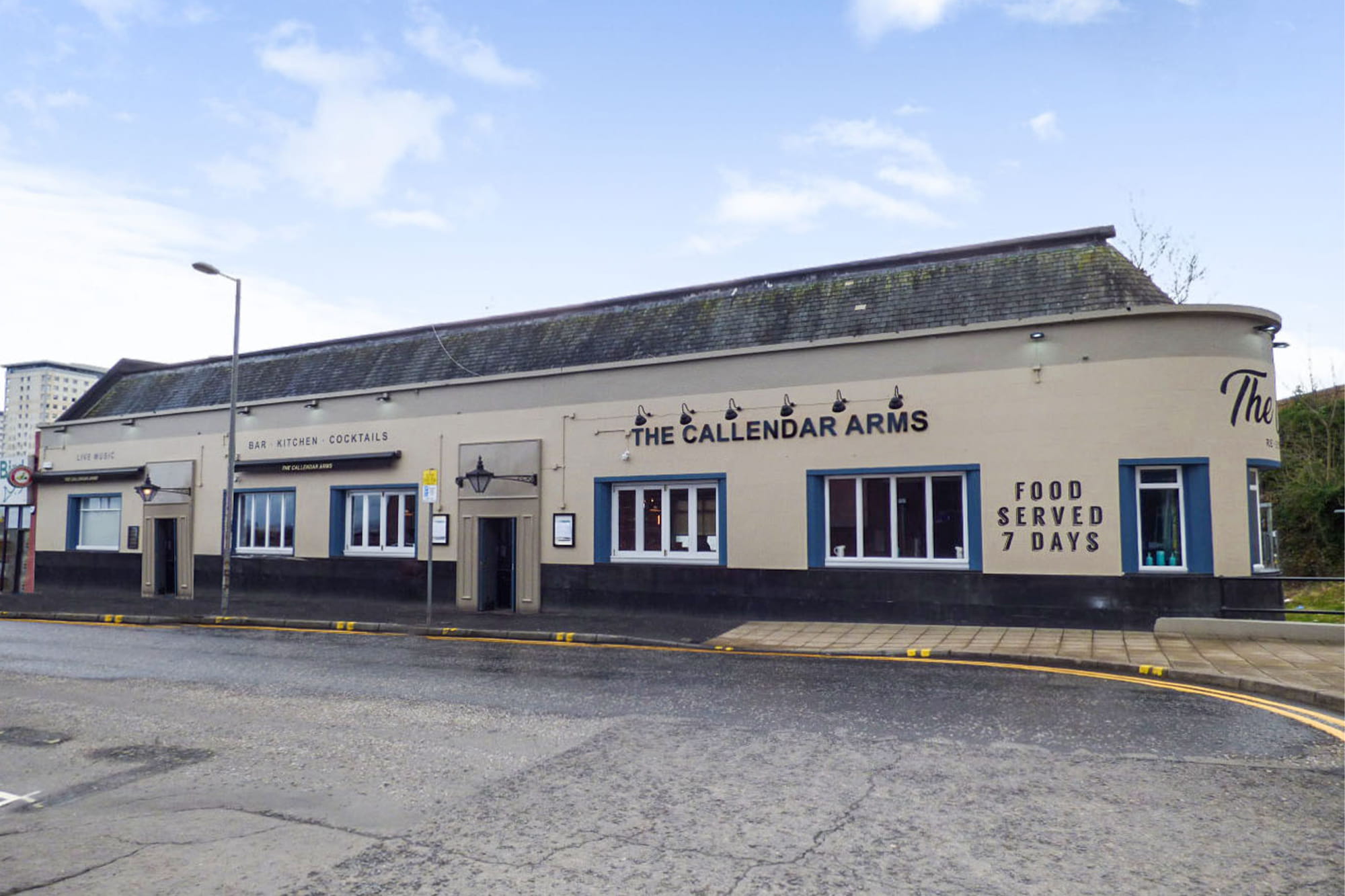 Callendar Arms Pub Front