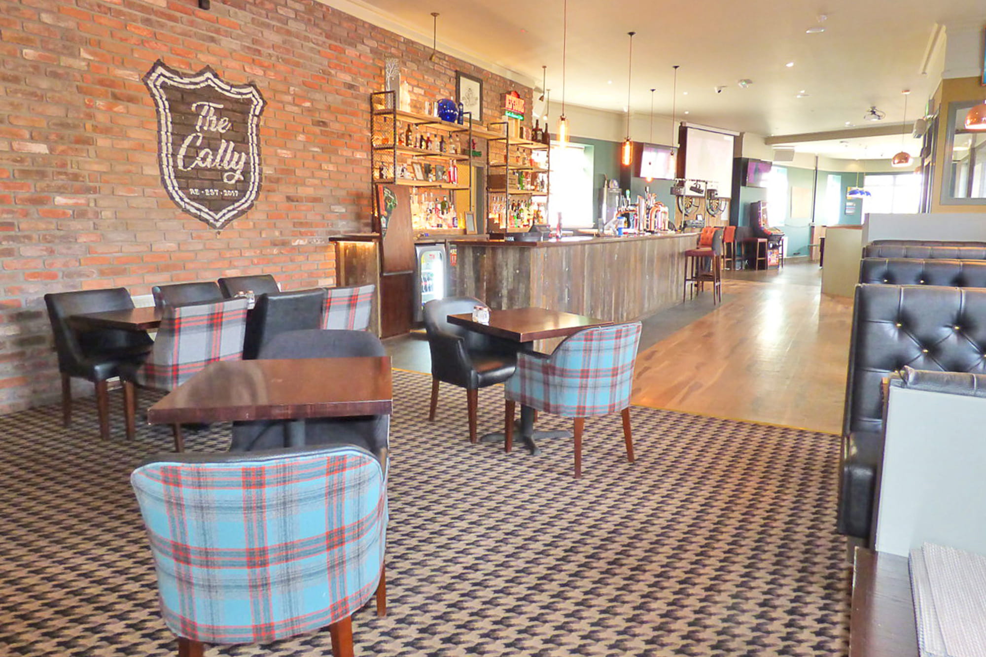 Callendar Arms Pub Bar 3