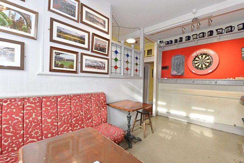 Jolly Potters Stoke on Trent Interior