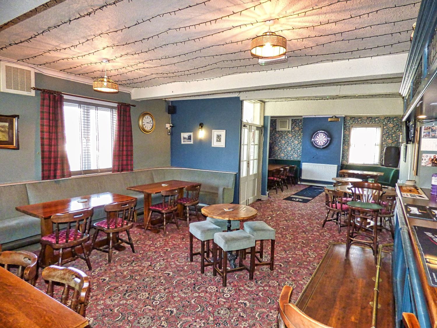 Fox and Hounds 3
