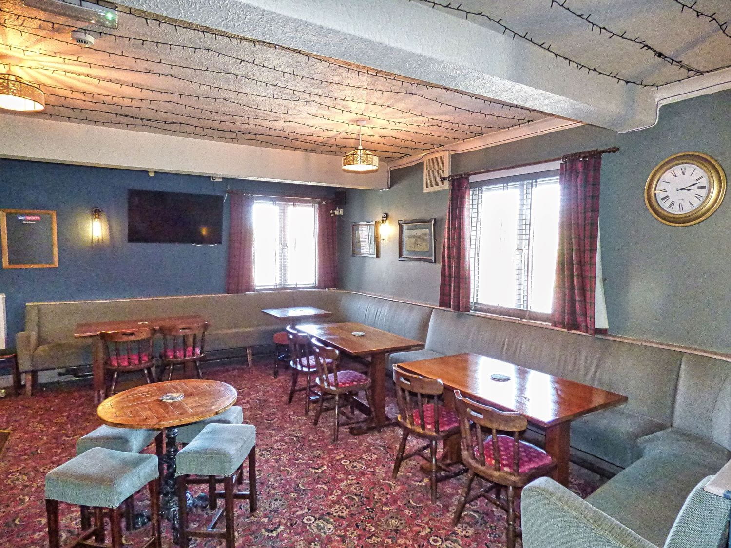 Fox and Hounds 4
